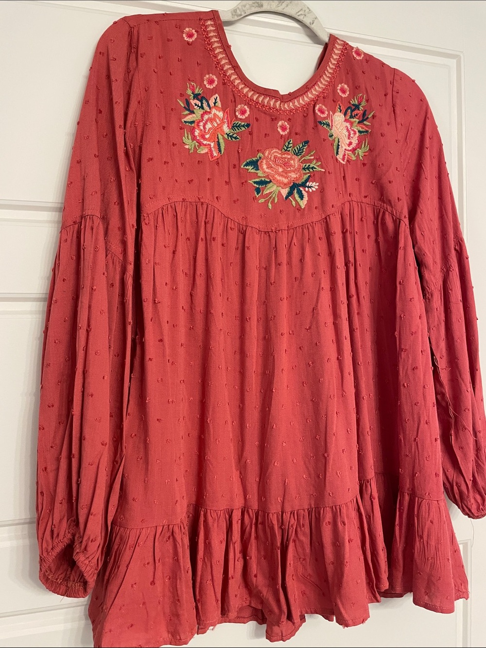 Solitaire Coral Embroidered Floral Peasant Top